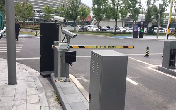 qy球友会(能源)EDS780变频器在闸机上的应用